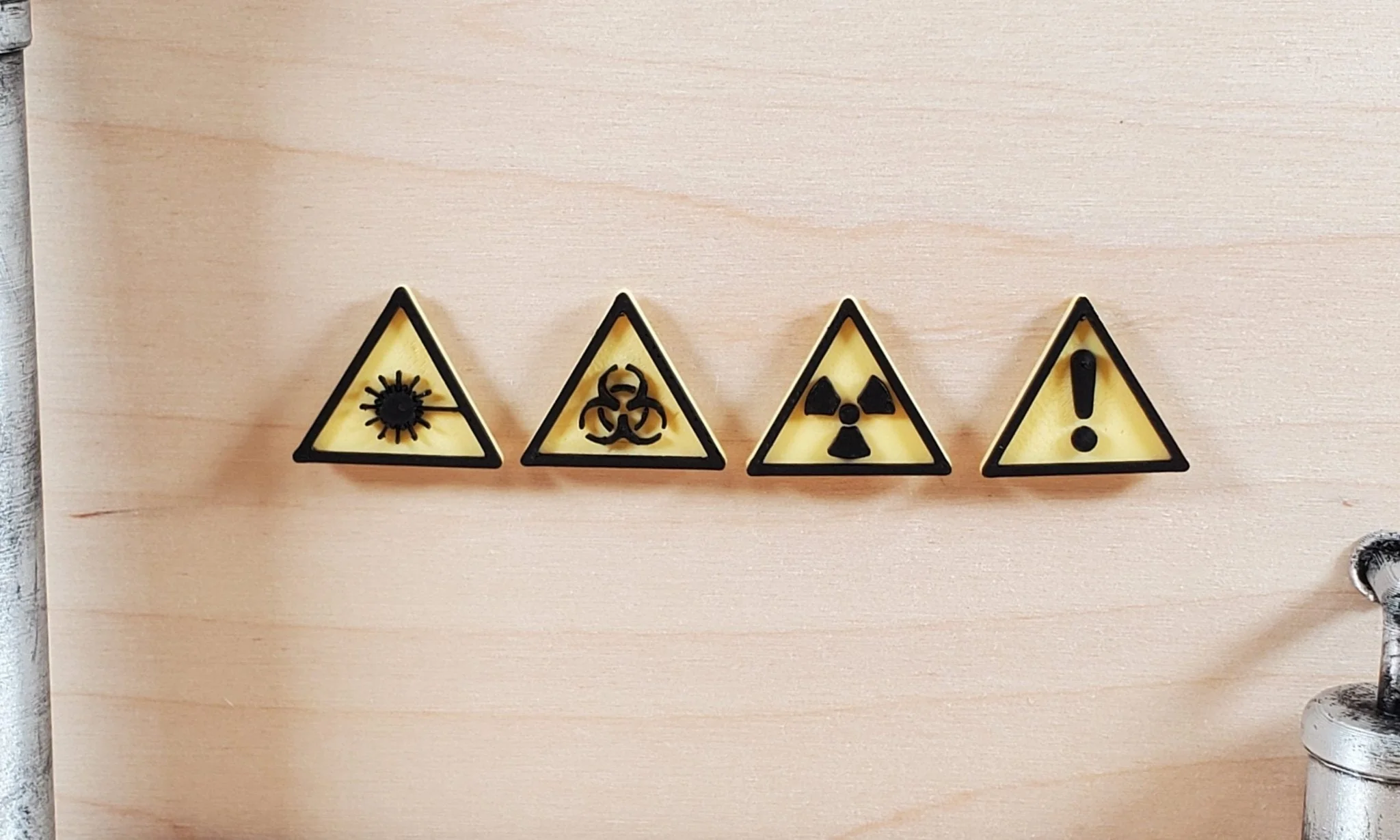 Miniature Haz Mat Signs x4 Biohazard Radiation Diorama Action Figures Room Boxes
