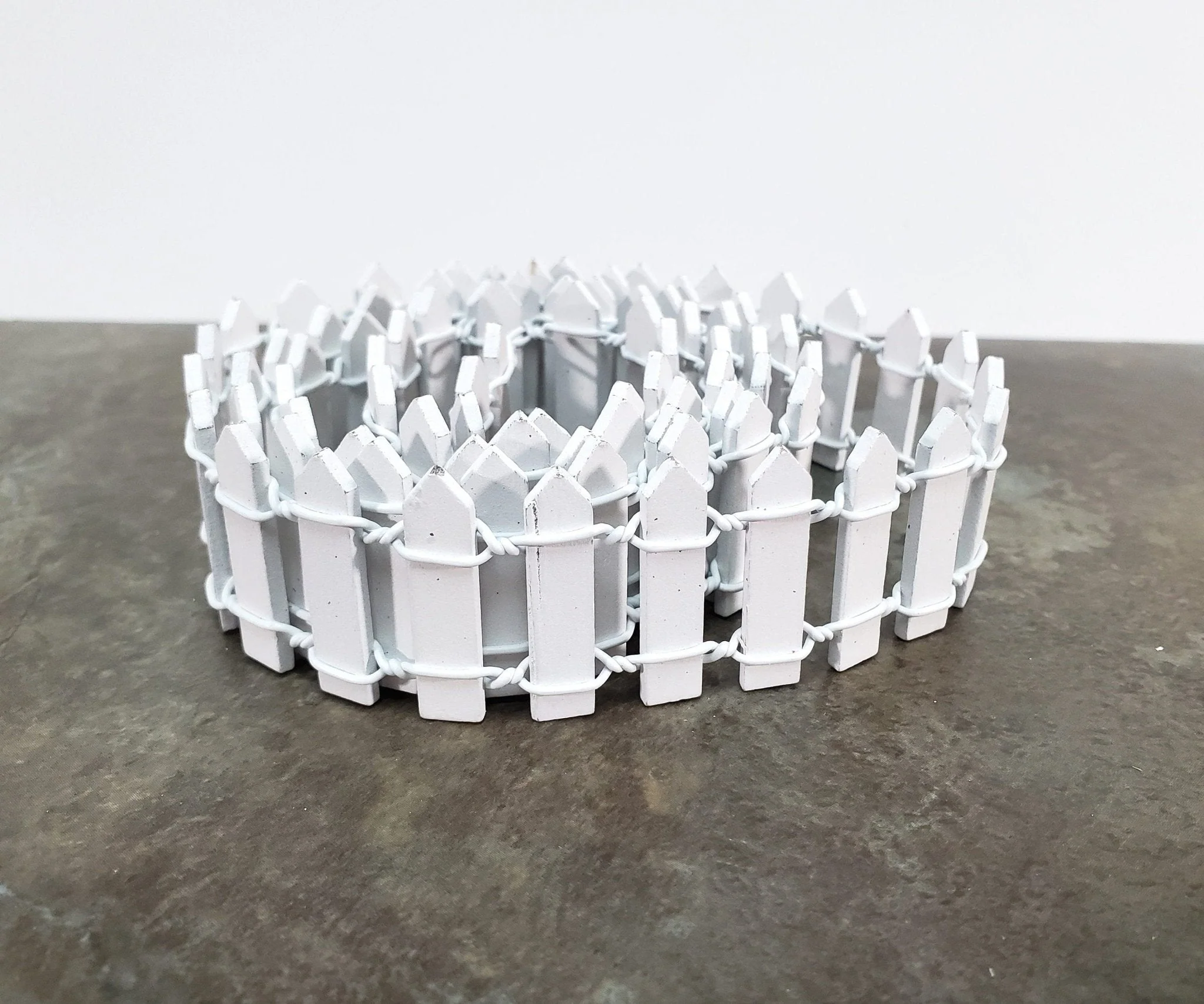 Miniature Small Fencing White Picket Fence Wood & Metal 100 cm x 3 cm tall Bendable - Image 3