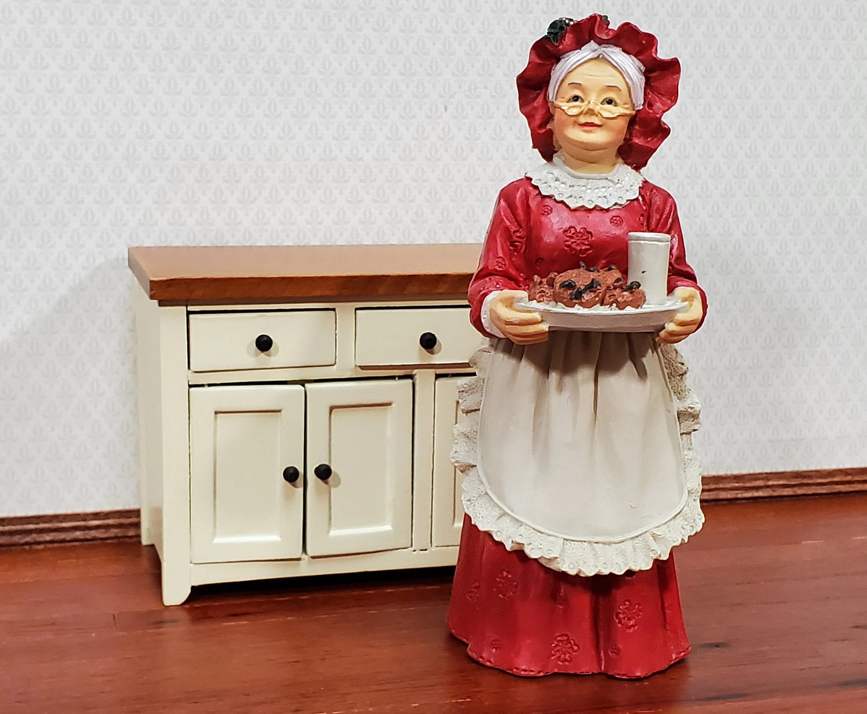 Mrs Claus Resin Figure 1:12 Scale Miniature by Houseworks Christmas Santa Houses - Image 3