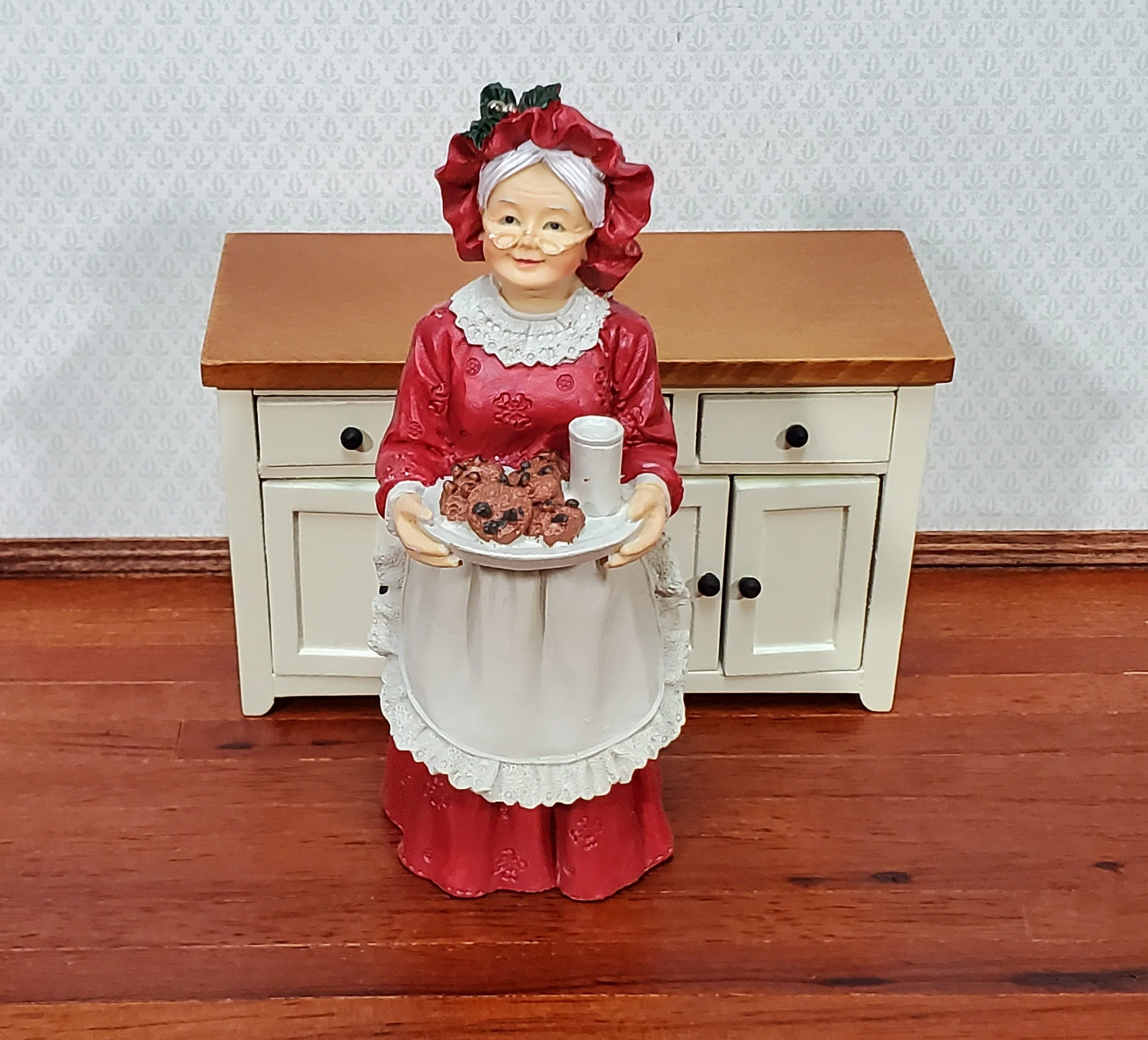 Mrs Claus Resin Figure 1:12 Scale Miniature by Houseworks Christmas Santa Houses - Image 5