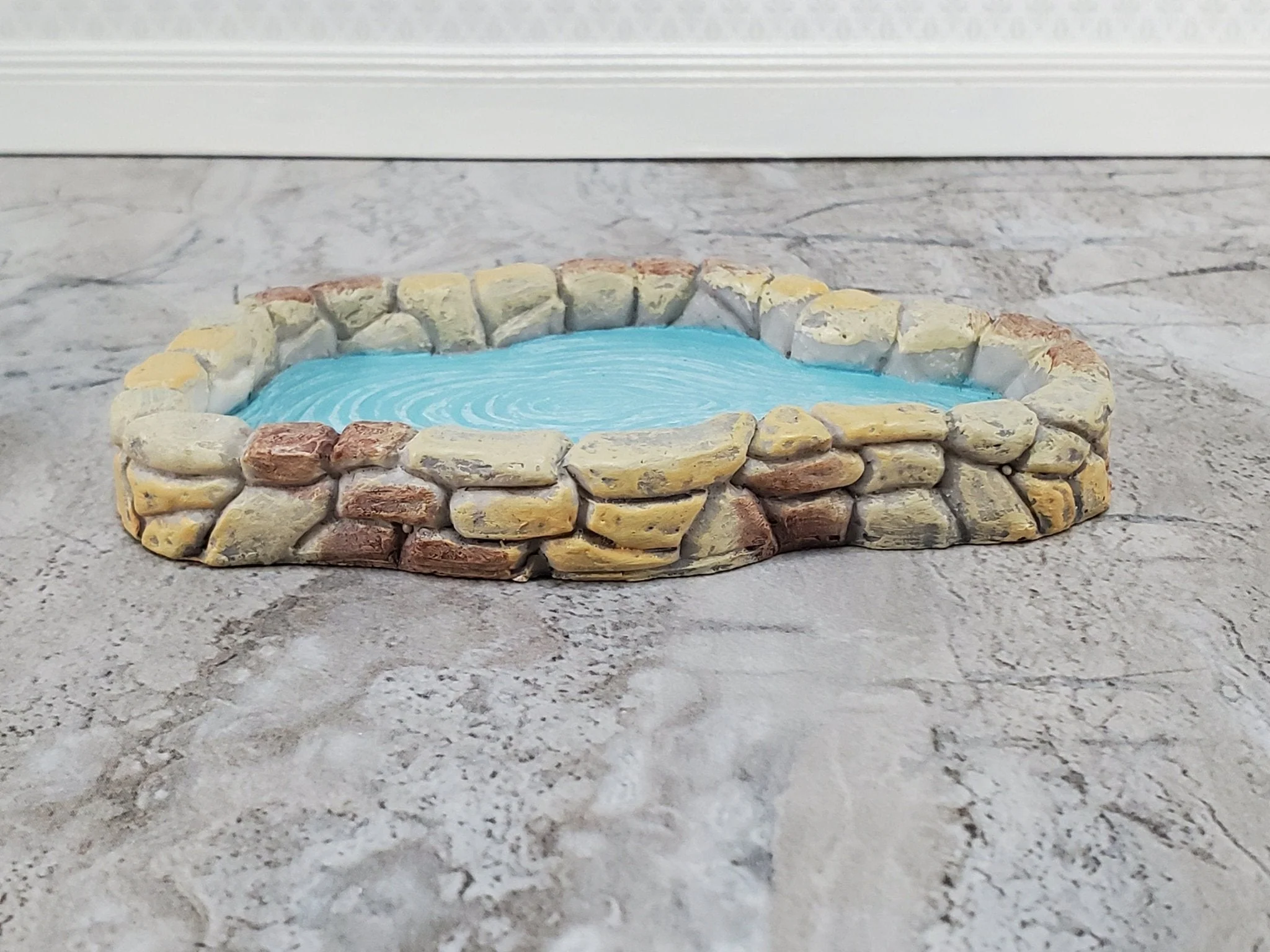 Small Miniature Garden Pond Pool Resin 1:12 Scale Dollhouse - Image 2