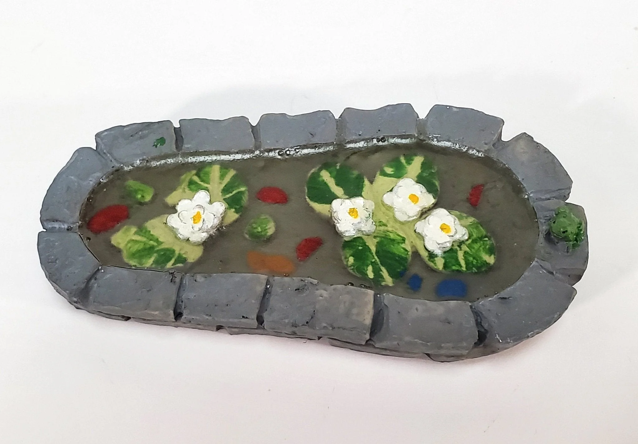 Small Miniature Garden Pond Pool with Frog & Water Lilies Resin 1:12 Scale Dollhouse - Image 2