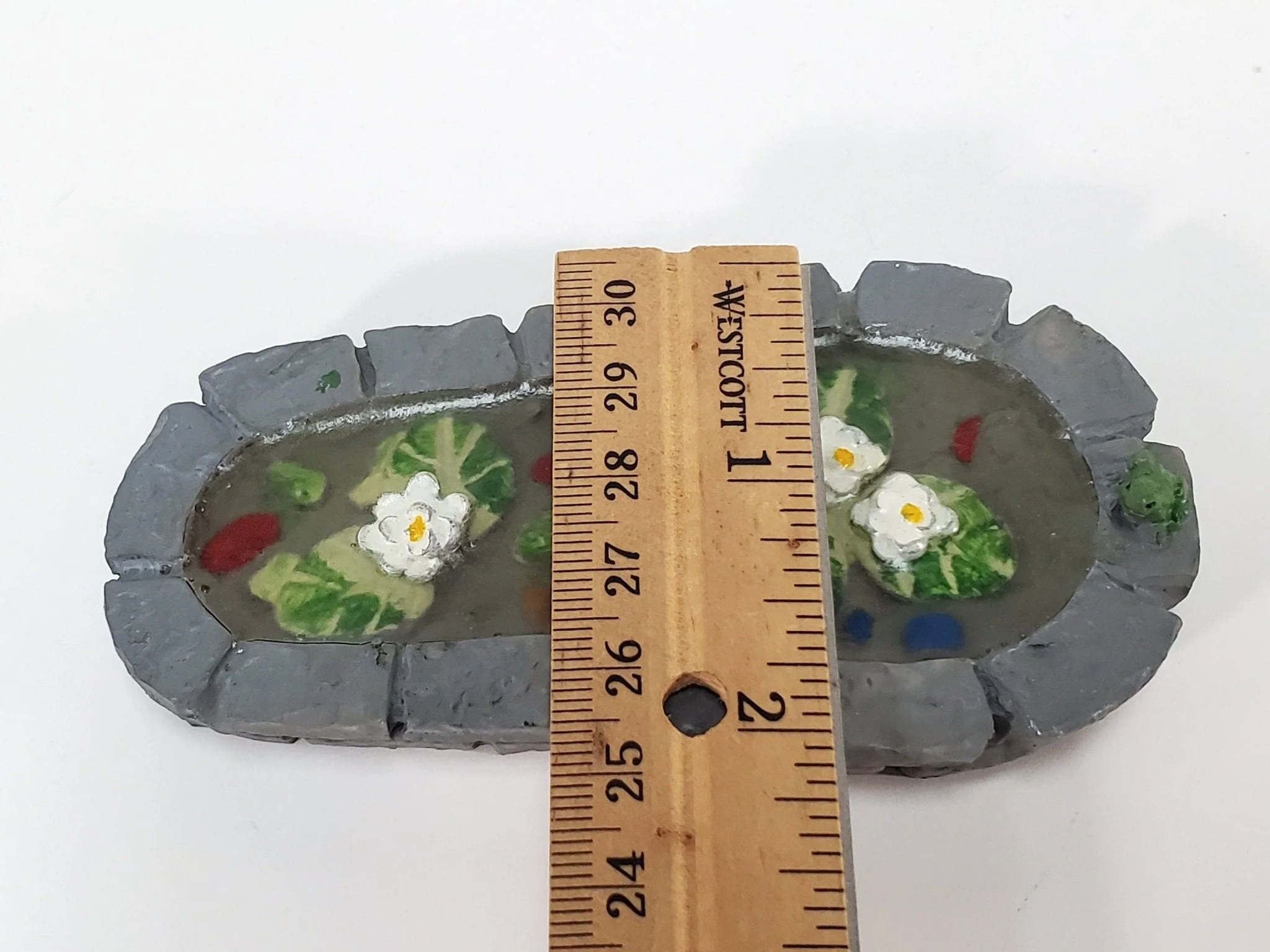 Small Miniature Garden Pond Pool with Frog & Water Lilies Resin 1:12 Scale Dollhouse - Image 6