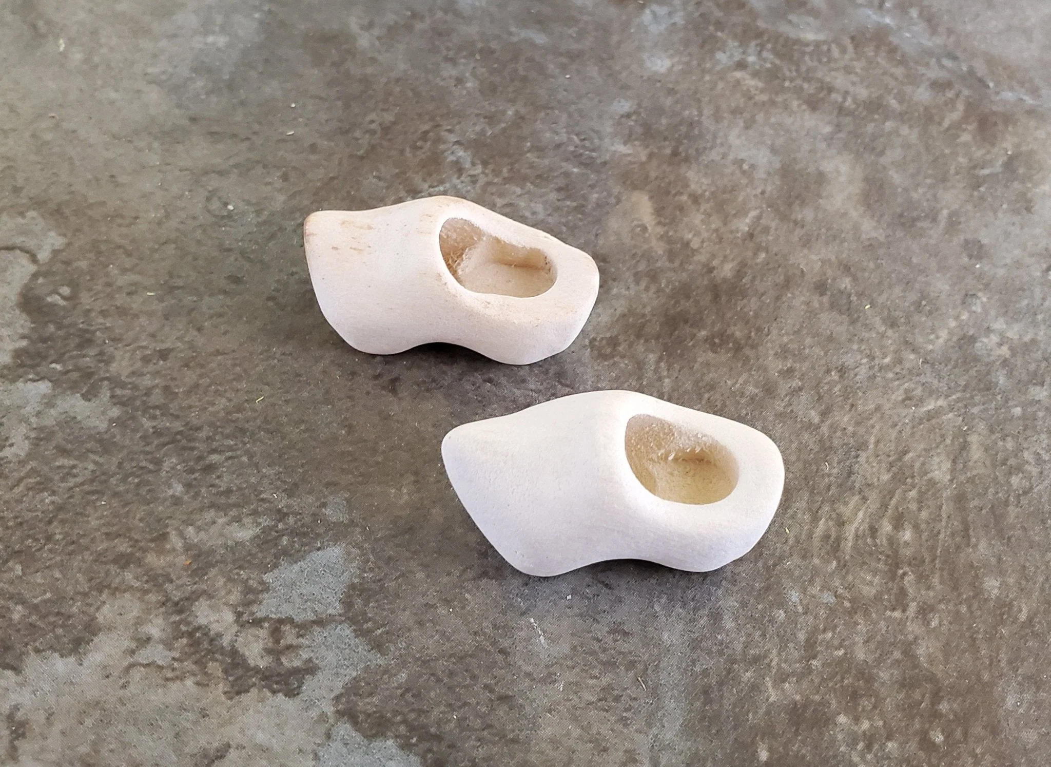 Tiny Wooden Dutch Clogs for Painting Decoration Dollhouse Miniatures Fairy Garden - Image 2